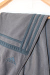 PANTALÓN ADIDAS CHALLENGER GRIS - BANDAS AZULES - TALLA M