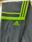 Pantalón Adidas Challenger Gris - Bandas Verdes - Talla S/M
