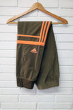 Pantalón Adidas Challenger Marrón - Bandas Naranjas - Talla M