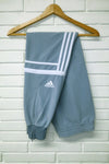 Pantalón Adidas Challenger Azul claro - Bandas Blancas - Talla L/XL